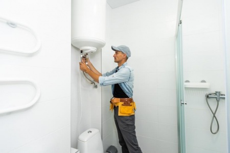 Les normes essentielles à connaître pour vos travaux de plomberie et électricité